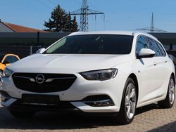 Weiß Gebraucht 2017 Opel Insignia Dynamic Kombi | 13.990 € (Fairer Preis)