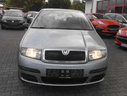 Grau Gebraucht 2005 Skoda Fabia Classic Limousine | 1.690 € (Etwas zu teuer)