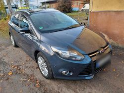 Grau Gebraucht 2014 Ford Focus Titanium Kombi | 5.999 € (Fairer Preis)