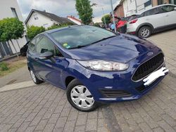 Blau Gebraucht 2017 Ford Fiesta Ambiente Kleinwagen | 6.700 € (Fairer Preis)