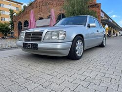 Silber Gebraucht 1995 Mercedes E280 Sportline Limousine | 11.900 €