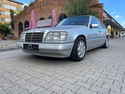 Silber Gebraucht 1995 Mercedes E280 Sportline Limousine | 11.900 €
