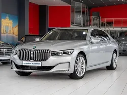 Glaciersilber metallic Gebraucht 2019 BMW 750 Exclusive Limousine | 43.980 €