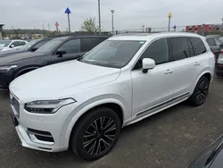 Crystal white / metallic (weiss) Gebraucht 2023 Volvo XC90 Ultimate SUV | 59.400 € (Fairer Preis)