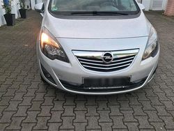 Silber Gebraucht 2011 Opel Meriva Van / Kleinbus | 2.990 € (Etwas zu teuer)