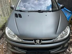 Grau Gebraucht 2004 Peugeot 206 Kleinwagen | 1.300 €
