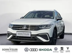 Weiß Gebraucht 2022 VW Tiguan Allspace Life SUV | 29.950 € (Guter Preis)