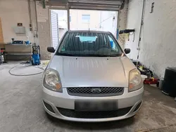 Silber Gebraucht 2007 Ford Fiesta Kleinwagen | 899 € (Guter Preis)