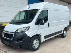 Weiß Gebraucht 2023 Peugeot Boxer Van | 23.990 € (Fairer Preis)