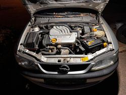 Silber Gebraucht 1995 Opel Vectra Limousine | 1.700 €