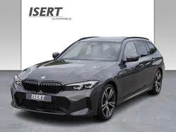 Grau Gebraucht 2023 BMW 320 M Sport Kombi | 42.790 € (Etwas zu teuer)