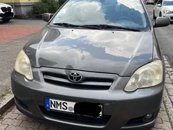 Grau Gebraucht 2002 Toyota Corolla Sol Limousine | 2.400 €