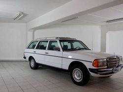 Weiß Gebraucht 1985 Mercedes 200 Kombi | 16.700 €