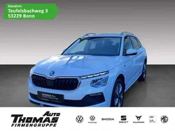 Moonweiss metallic Gebraucht 2024 Skoda Kamiq Selection SUV | 25.880 €