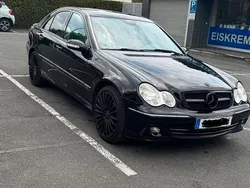 Schwarz Gebraucht 2005 Mercedes C200 Avantgarde Limousine | 4.700 € (Fairer Preis)