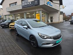 Silber Gebraucht 2017 Opel Astra Innovation Kombi | 6.980 € (Etwas zu teuer)