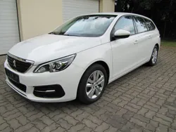 Weiß Gebraucht 2019 Peugeot 308 Limousine | 14.990 € (Fairer Preis)