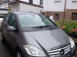 Grau Gebraucht 2010 Mercedes A180 Limousine | 4.900 € (Fairer Preis)