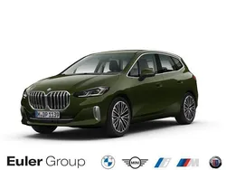 Gruen Gebraucht 2024 BMW 218 Active Tourer Van / Kleinbus | 29.733 € (Superpreis)
