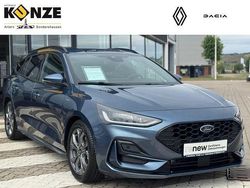 Blau (chromablau metallic (blau)) Gebraucht 2024 Ford Focus ST-Line Kombi | 21.390 € (Superpreis)