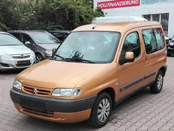 Gold Gebraucht 2002 Citroën Berlingo Van / Kleinbus | 1.950 € (Fairer Preis)