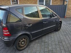 Schwarz Gebraucht 2002 Mercedes 170 Kleinwagen | 650 € (Guter Preis)