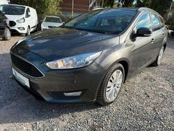 Grau Gebraucht 2015 Ford Focus Business Edition Kombi | 8.590 € (Etwas zu teuer)