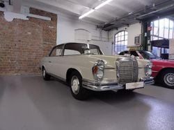 Weiß Gebraucht 1961 Mercedes W111 Coupé | 22.300 €