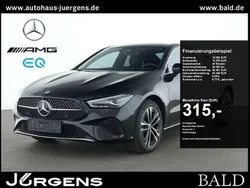 Schwarz kosmosschwarz metallic Gebraucht 2024 Mercedes CLA200 Progressive Coupé | 33.440 € (Guter Preis)