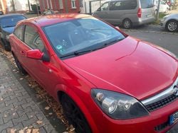 Rot Gebraucht 2010 Opel Astra GTC Kleinwagen | 1.400 € (Superpreis)