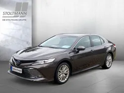 Braun Gebraucht 2020 Toyota Camry Executive Limousine | 30.990 € (Fairer Preis)