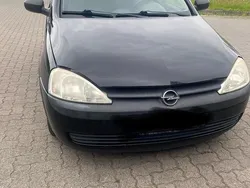 Schwarz Gebraucht 2002 Opel Corsa Kleinwagen | 1.650 € (Fairer Preis)