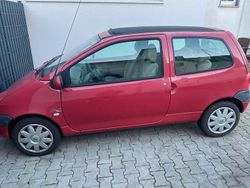 Rot Gebraucht 2003 Renault Twingo Kleinwagen | 2.000 € (Etwas zu teuer)