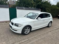 Weiß Gebraucht 2009 BMW 116 Kleinwagen | 1.790 €
