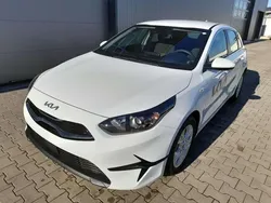 Weiß Neu 2024 Kia Ceed Vision Limousine | 22.990 € (Fairer Preis)