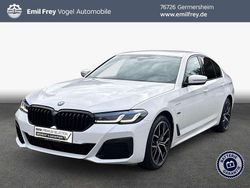 Weiß Gebraucht 2022 BMW 545e Sport Line Limousine | 44.990 € (Teuer)