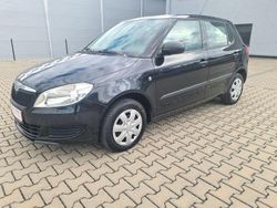 Schwarz Gebraucht 2010 Skoda Fabia Classic Kleinwagen | 2.650 € (Fairer Preis)