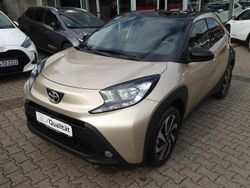 Ginger beige / black mica Gebraucht 2024 Toyota Aygo Team Kleinwagen | 16.990 € (Fairer Preis)