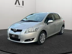Silber Gebraucht 2009 Toyota Auris Sol Limousine | 4.990 € (Fairer Preis)