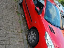 Rot Gebraucht 2010 Peugeot 206+ Kleinwagen | 1.200 €
