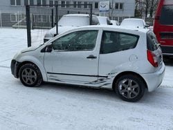 Silber Gebraucht 2005 Citroën C2 Style Kleinwagen | 799 € (Guter Preis)