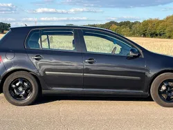 Schwarz Gebraucht 2004 VW Golf V Kleinwagen | 5.000 € (Etwas zu teuer)