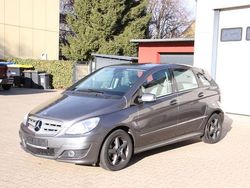 Grau Gebraucht 2009 Mercedes B200 Van / Kleinbus | 5.990 € (Fairer Preis)