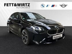 Saphirschwarz metallic Gebraucht 2024 BMW 118 M Sport Kleinwagen | 28.800 € (Guter Preis)