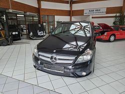 Schwarz Gebraucht 2012 Mercedes B200 Sport Van / Kleinbus | 5.995 € (Guter Preis)