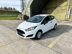 Weiß Gebraucht 2017 Ford Fiesta Ambiente Kleinwagen | 7.390 € (Fairer Preis)