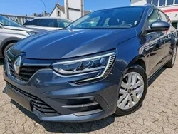 Grau Gebraucht 2021 Renault Mégane IV Limousine | 12.495 € (Etwas zu teuer)