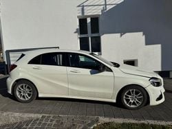 Weiß Gebraucht 2017 Mercedes A200 AMG line Limousine | 11.400 € (Superpreis)