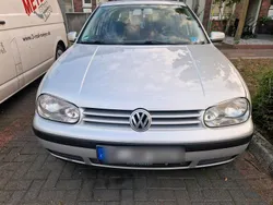 Silber Gebraucht 2002 VW Golf IV Limousine | 2.900 € (Fairer Preis)