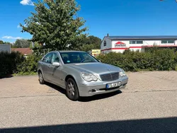 Silber Gebraucht 2002 Mercedes C180 Limousine | 2.990 €